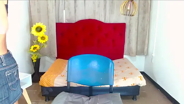 Snapshot of luisa__torres chatting on 23, 11, 2025 luisa torres online show from 23, 11, 2025