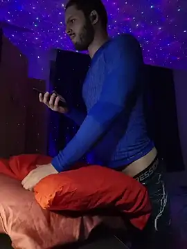 Snapshot of EyesNeverLies chatting on 3, 12, 2025 EyesNeverLies online show from 3, 12, 2025