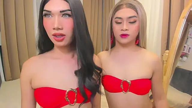 Snapshot of MaxCollins chatting on 1, 12, 2025 MaxCollins online show from 1, 12, 2025