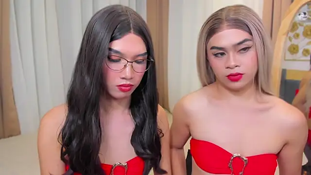 Snapshot of MaxCollins chatting on 13, 12, 2025 MaxCollins online show from 13, 12, 2025