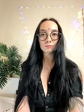 Jinhee Tiny online show from 13, 9, 2025