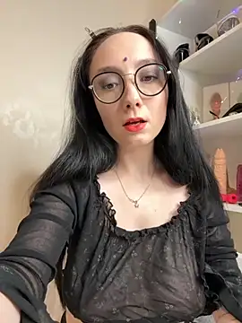 Jinhee Tiny online show from 7, 10, 2025