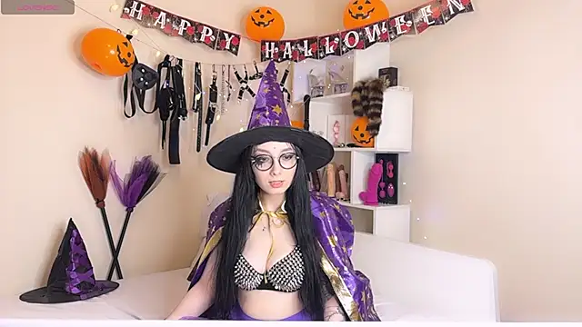 Jinhee Tiny online show from 31, 10, 2025