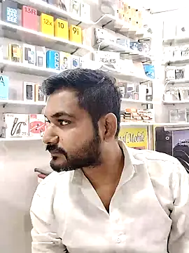 Snapshot of avi007p chatting on 18, 9, 2025 avi007p online show from 18, 9, 2025
