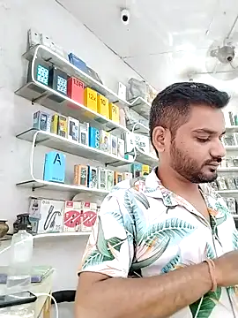 Snapshot of avi007p chatting on 8, 10, 2025 avi007p online show from 8, 10, 2025