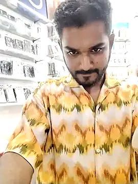 Snapshot of avi007p chatting on 13, 10, 2025 avi007p online show from 13, 10, 2025