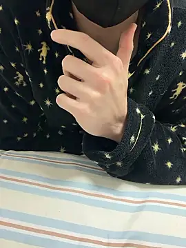 Snapshot of hijin11415 chatting on 14, 12, 2025 hijin11415 online show from 14, 12, 2025