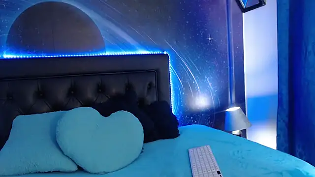 tiinaa jouns online show from 5, 11, 2025