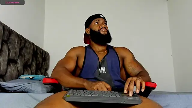 Snapshot of james_musclebbc chatting on 23, 4, 2026 james musclebbc online show from 23, 4, 2026