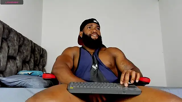 Snapshot of james_musclebbc chatting on 23, 4, 2026 james musclebbc online show from 23, 4, 2026