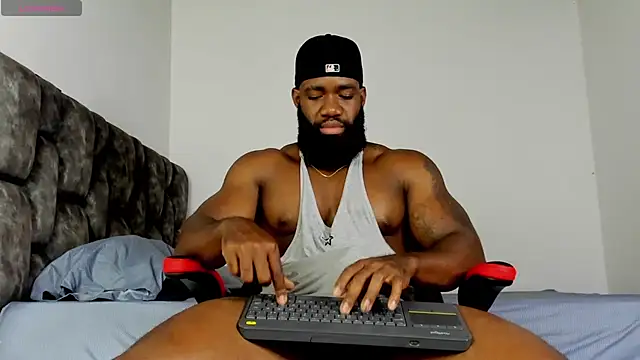 Snapshot of james_musclebbc chatting on 26, 4, 2026 james musclebbc online show from 26, 4, 2026