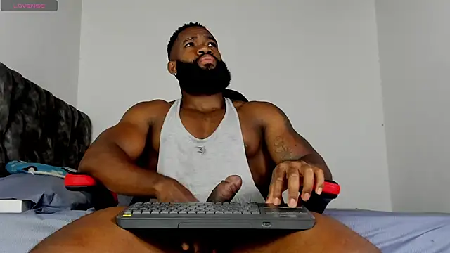 Snapshot of james_musclebbc chatting on 29, 5, 2026 james musclebbc online show from 29, 5, 2026