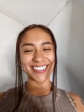 Liahdiaz  online show from 19, 11, 2025