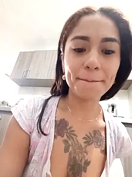 Liahdiaz  online show from 24, 11, 2025