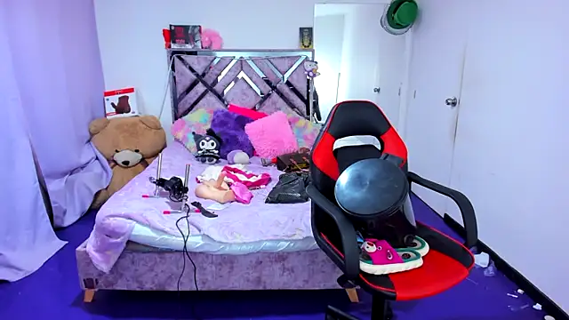 Luna Analya online show from 6, 4, 2026