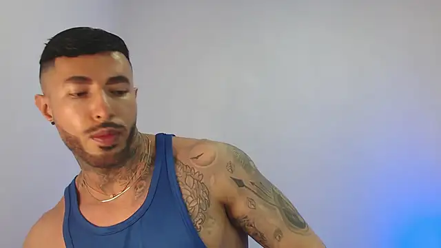 Snapshot of andrea_de_lucaa chatting on 6, 5, 2026 andrea de lucaa online show from 6, 5, 2026