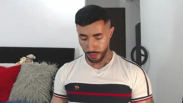 Snapshot of andrea_de_lucaa chatting on 13, 5, 2026 andrea de lucaa online show from 13, 5, 2026