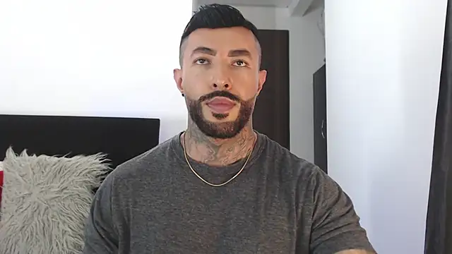 Snapshot of andrea_de_lucaa chatting on 18, 5, 2026 andrea de lucaa online show from 18, 5, 2026