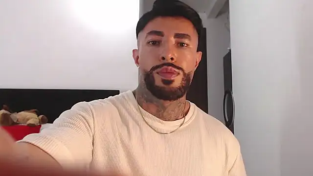 Snapshot of andrea_de_lucaa chatting on 1, 6, 2026 andrea de lucaa online show from 1, 6, 2026