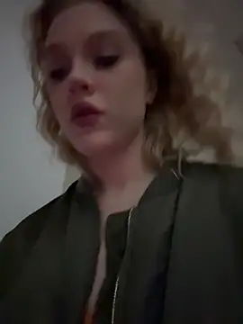 Snapshot of CaitlinSugar chatting on 15, 12, 2025 CaitlinSugar online show from 15, 12, 2025