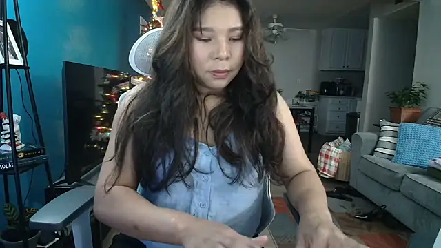 Snapshot of SHEILYN_ chatting on 18, 11, 2025 SHEILYN online show from 18, 11, 2025