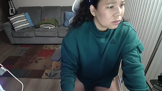 Snapshot of SHEILYN_ chatting on 26, 11, 2025 SHEILYN online show from 26, 11, 2025