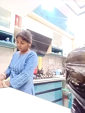 Snapshot of Sneha16 chatting on 23, 11, 2025 Sneha16 online show from 23, 11, 2025