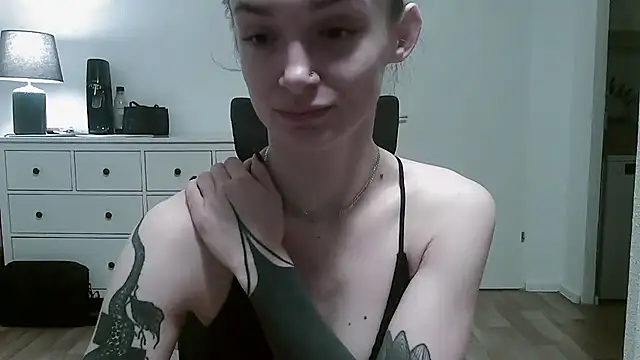   Leyla   online show from 11, 11, 2025