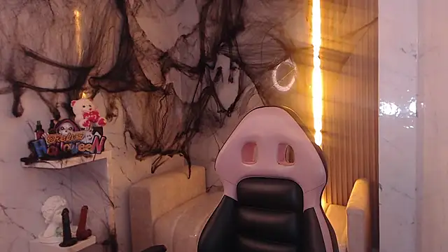 Snapshot of Sophia_tf chatting on 21, 10, 2025 Sophia tf online show from 21, 10, 2025