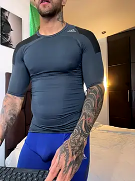 Snapshot of Tomy_maylon chatting on 16, 10, 2025 Tomy maylon online show from 16, 10, 2025