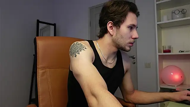 Snapshot of Ethan_Fyre chatting on 25, 10, 2025 Ethan Fyre online show from 25, 10, 2025