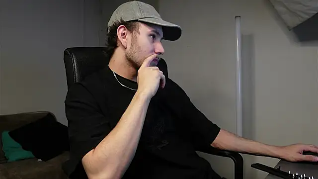 Snapshot of Ethan_Fyre chatting on 29, 10, 2025 Ethan Fyre online show from 29, 10, 2025