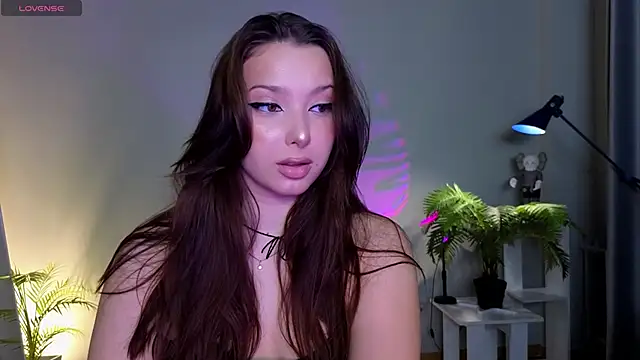 Snapshot of Lucy_louras chatting on 1, 10, 2025 Lucy louras online show from 1, 10, 2025