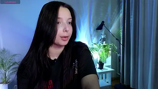 Snapshot of Lucy_louras chatting on 14, 10, 2025 Lucy louras online show from 14, 10, 2025