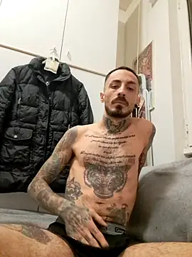 Snapshot of Robe420 chatting on 6, 11, 2025 Robe420 online show from 6, 11, 2025