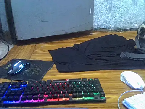 Snapshot of charms_virgin chatting on 15, 9, 2025 charms virgin online show from 15, 9, 2025