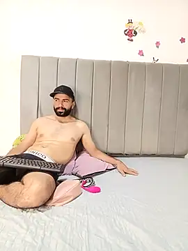 HOTEXTREMCOUPLE online show from 9, 4, 2026