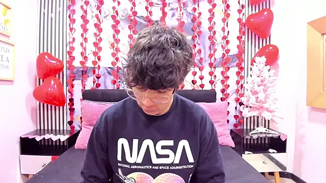 Desire Ecstasy online show from 15, 2, 2026