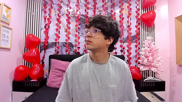 Desire Ecstasy online show from 18, 2, 2026