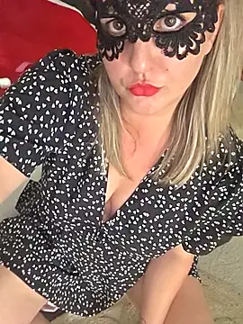 Snapshot of ElyiaXl chatting on 28, 9, 2025 ElyiaXl online show from 28, 9, 2025