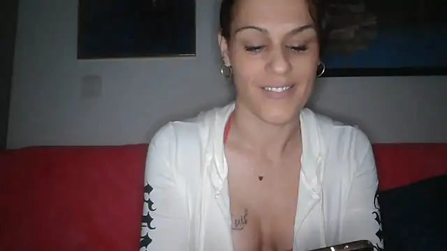 Snapshot of yumara351 chatting on 28, 10, 2025 yumara351 online show from 28, 10, 2025