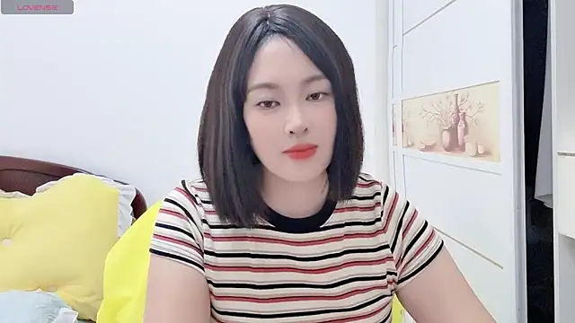 Snapshot of FeilL2t chatting on 3, 11, 2025 FeilL2t online show from 3, 11, 2025