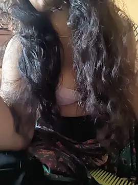 Snapshot of queenbuggi chatting on 2, 6, 2026 queenbuggi online show from 2, 6, 2026