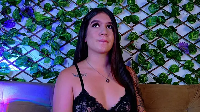 kloe bella online show from 9, 10, 2025