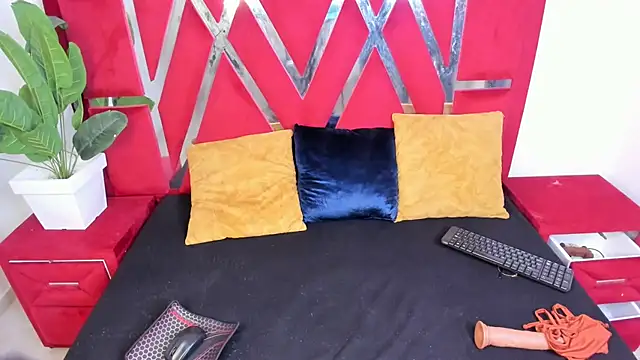 Snapshot of naisasm chatting on 8, 10, 2025 naisasm online show from 8, 10, 2025