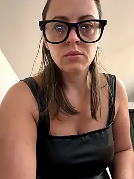 ladywithbigass online show from 15, 9, 2025