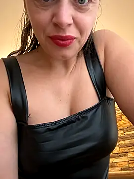 ladywithbigass online show from 3, 11, 2025