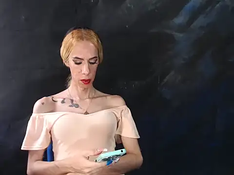 Snapshot of Queenmaria23cm chatting on 11, 9, 2025 Queenmaria23cm online show from 11, 9, 2025