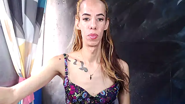 Snapshot of Queenmaria23cm chatting on 6, 10, 2025 Queenmaria23cm online show from 6, 10, 2025