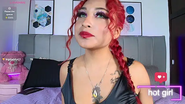 Naiaa Cruz online show from 6, 11, 2025